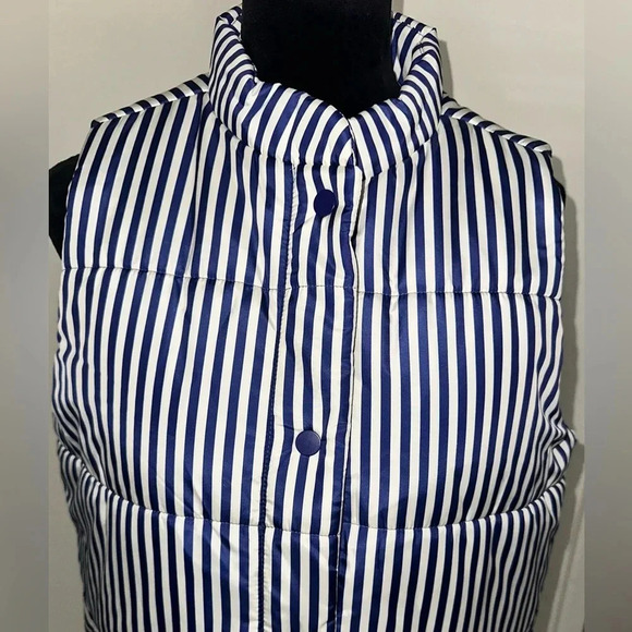 Free Assembly Women’s Oversized Striped Puffer Vest - Size M - Picture 6 of 10